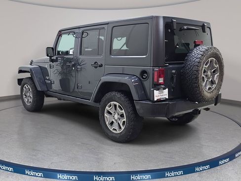 Used 2017 Jeep Wrangler Unlimited Sahara w/ Connectivity Group AWD/4WD image 8