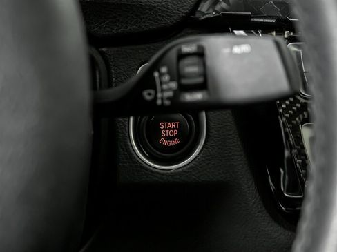 Used 2018 BMW 320i xDrive Sedan image 28