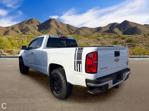 Used 2015 Chevrolet Colorado LT w/ Luxury Package RWD image 3