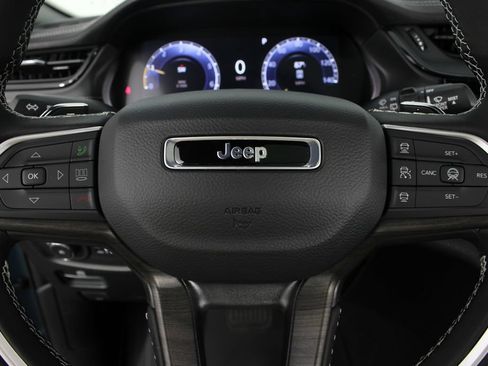 New 2026 Jeep Grand Cherokee Limited w/ Luxury Tech Group II AWD/4WD image 14