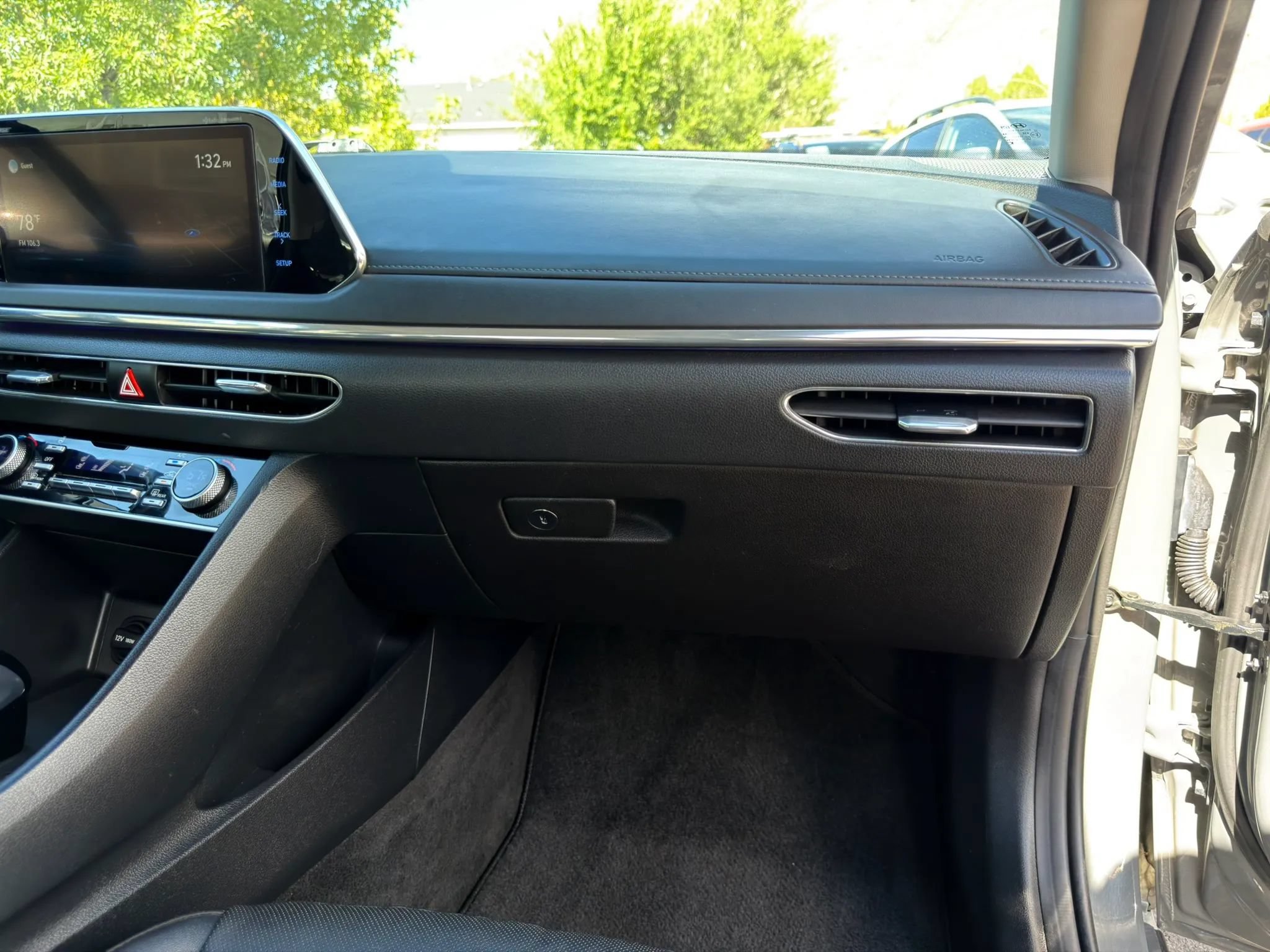 Used 2022 Hyundai Sonata Limited w/ Cargo Package FWD image 6