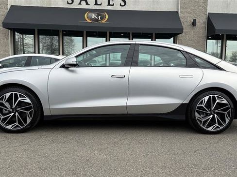 Used 2025 Hyundai Ioniq 6 Limited image 2