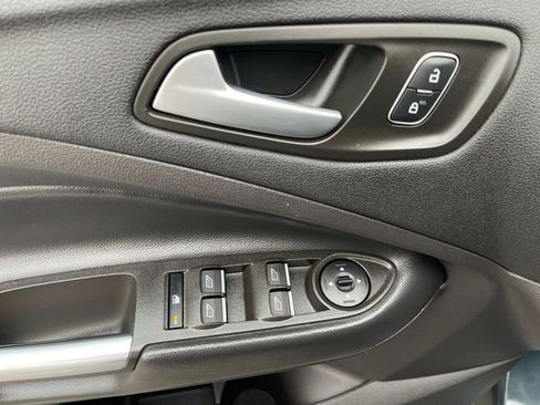 Used 2019 Ford Escape SE image 23