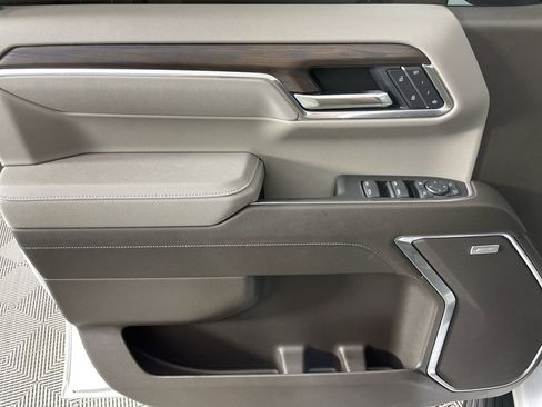 Used 2025 GMC Sierra 1500 SLT w/ SLT Premium Plus Package image 22