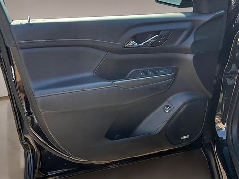 Certified 2023 GMC Acadia SLT image 16