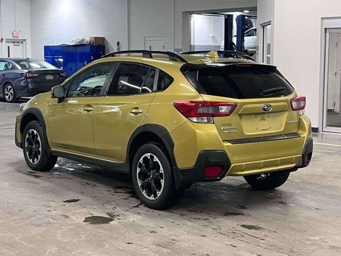 Used 2021 Subaru Crosstrek 2.0i Premium w/ Moonroof Package image 3