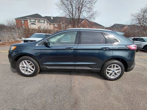 Used 2022 Ford Edge SEL w/ Convenience Package image 3
