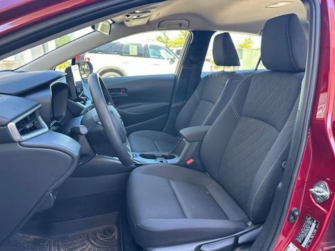 Used 2025 Toyota Corolla LE FWD image 14