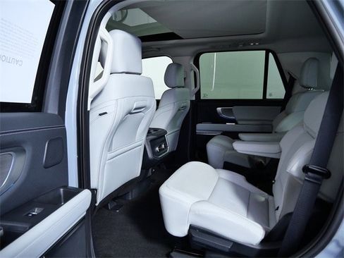 Certified 2025 Ford Expedition Platinum w/ Driver's Package image 14