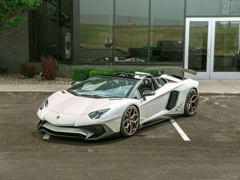 Used 2016 Lamborghini Aventador LP 750-4 Superveloce AWD/4WD image 33