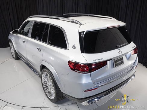 Used 2023 Mercedes-Benz Maybach GLS 600 4MATIC image 8