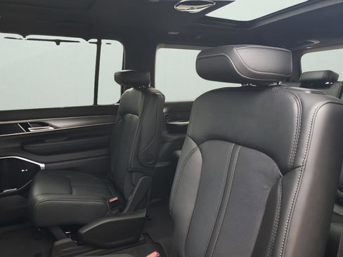 New 2026 Jeep Grand Wagoneer Limited image 19