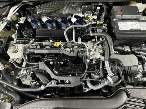 Used 2025 Toyota Corolla LE FWD image 31