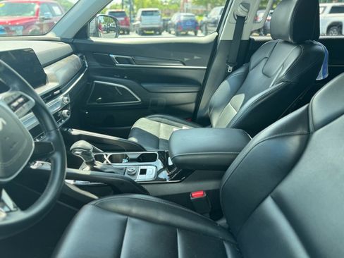 Used 2024 Kia Telluride S w/ S Sunroof Package FWD image 8