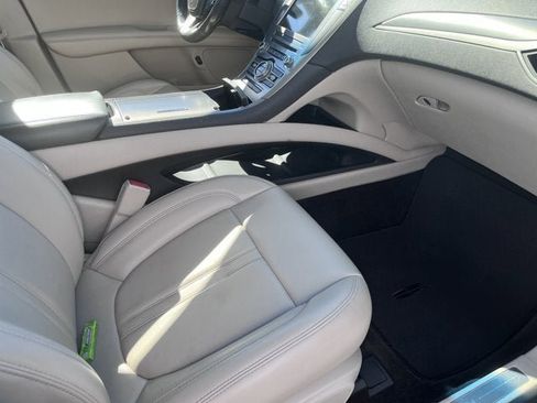 Used 2017 Lincoln MKZ Premiere image 8