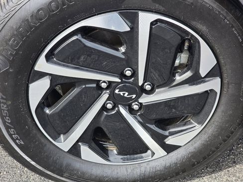Used 2025 Kia Sportage LX FWD image 8