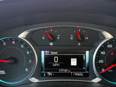 Used 2018 Chevrolet Traverse Premier w/ Driver Confidence II Package FWD image 21
