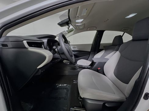 Used 2021 Toyota Corolla LE FWD image 15