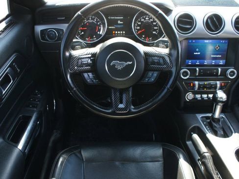 Used 2020 Ford Mustang Premium image 5
