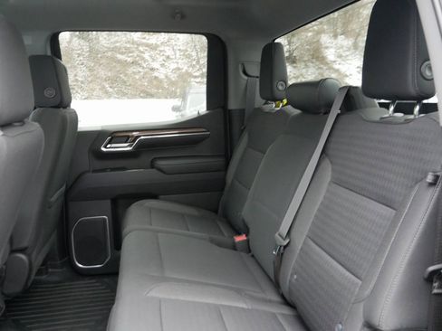 Used 2022 Chevrolet Silverado 1500 LT w/ Z71 Off-Road Package image 26