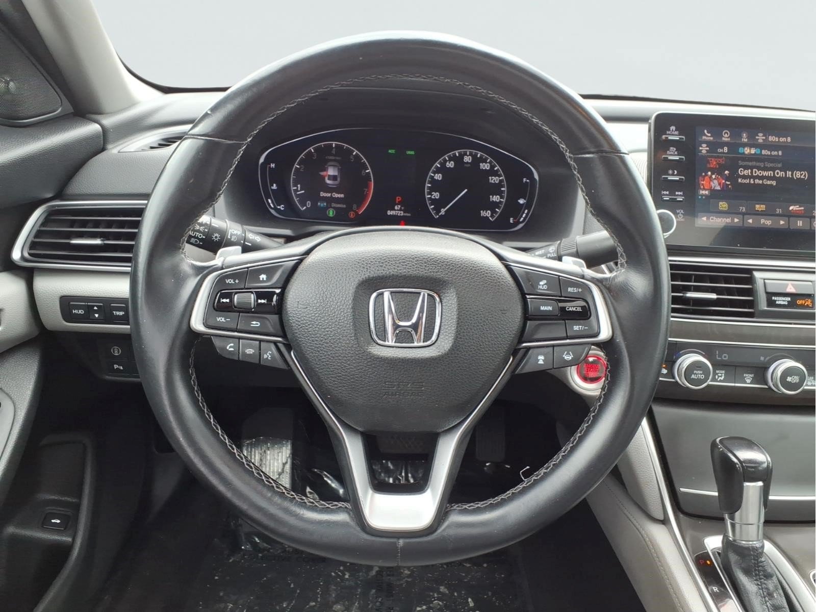 Used 2018 Honda Accord Touring image 11