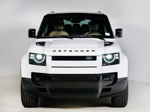 New 2026 Land Rover Defender 110 S image 8