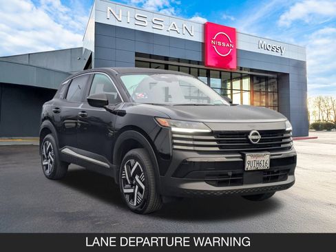 Certified 2025 Nissan Kicks SV image 2