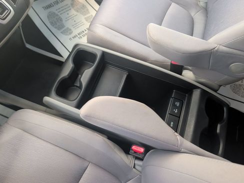Used 2018 Honda Odyssey LX image 16
