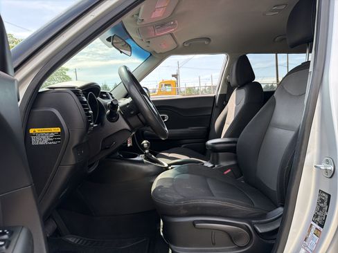 Used 2019 Kia Soul + FWD image 8