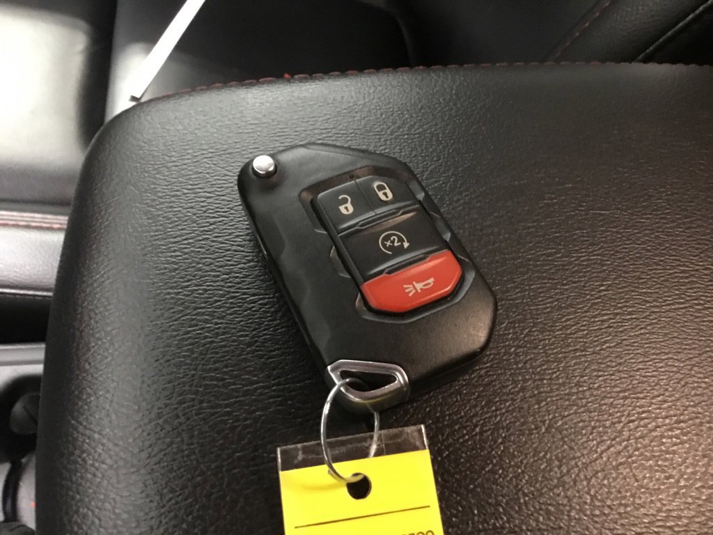 Used 2021 Jeep Wrangler Unlimited Rubicon w/ Cold Weather Group AWD/4WD image 9