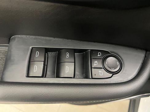 Used 2026 Buick Enclave Preferred AWD/4WD image 39