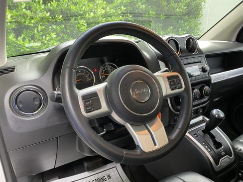 Used 2015 Jeep Compass High Altitude FWD image 16