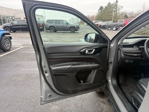 Used 2022 Jeep Compass Trailhawk w/ Trailhawk Convenience Group image 28