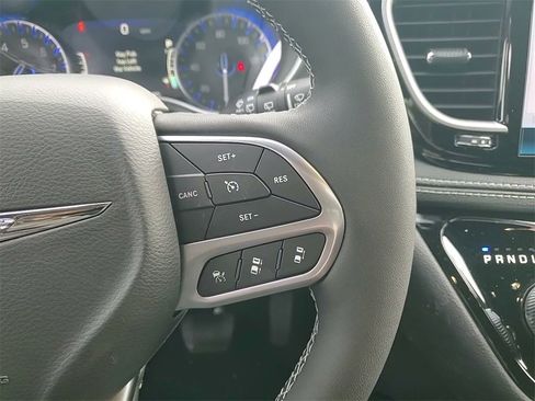 New 2026 Chrysler Pacifica Select image 26