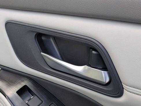 New 2026 Nissan Rogue SV FWD image 33