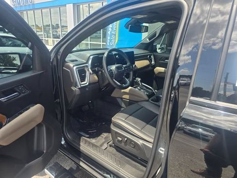 Used 2023 GMC Canyon Denali w/ Denali Black Edition AWD/4WD image 10