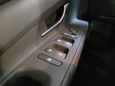 Used 2024 Hyundai Elantra SEL image 27