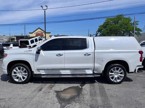 Used 2023 Chevrolet Silverado 1500 High Country w/ High Country Premium Package AWD/4WD image 4