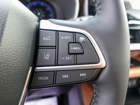 New 2026 Toyota Highlander Platinum image 19