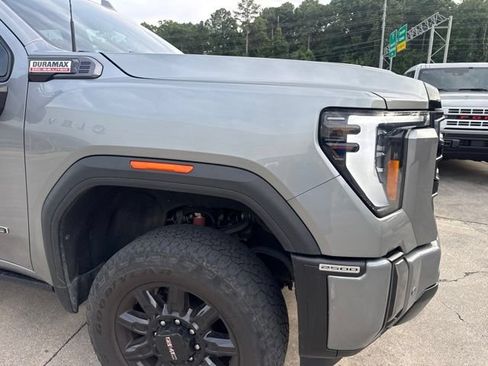 Used 2024 GMC Sierra 2500 AT4 w/ AT4 Premium Plus Package AWD/4WD image 5