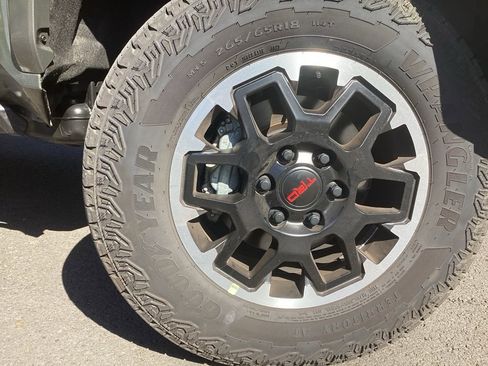 Used 2024 Toyota Tacoma TRD Sport AWD/4WD image 21