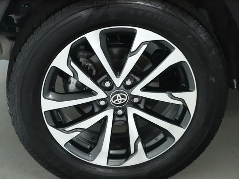 Used 2023 Toyota Corolla Cross XLE AWD/4WD image 12