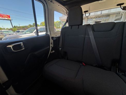 Used 2025 Jeep Wrangler Unlimited Rubicon image 38