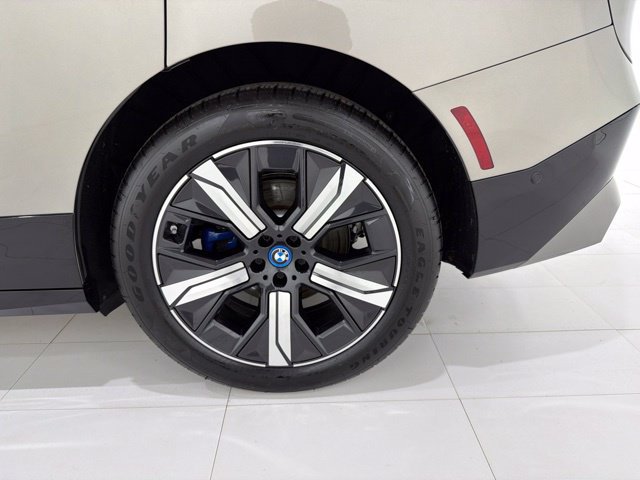 Certified 2024 BMW iX xDrive50 w/ Sport Package AWD/4WD image 42