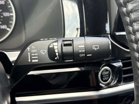 Used 2024 Nissan Pathfinder SV FWD image 16
