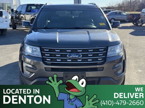 Used 2017 Ford Explorer XLT w/ Equipment Group 202A image 2
