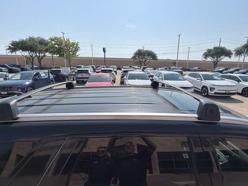 Used 2022 Hyundai Palisade SEL w/ Premium Package FWD image 7