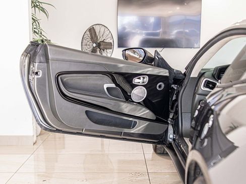 Used 2020 Aston Martin DB11 Coupe image 28