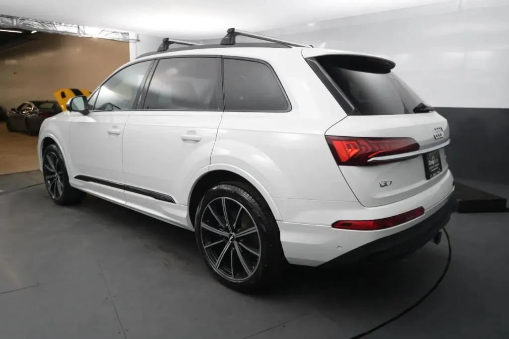 Used 2021 Audi Q7 3.0T Premium Plus w/ Premium Plus Package AWD/4WD image 2