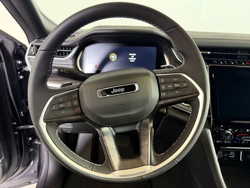 New 2025 Jeep Grand Cherokee Limited w/ Luxury Tech Group II AWD/4WD image 19